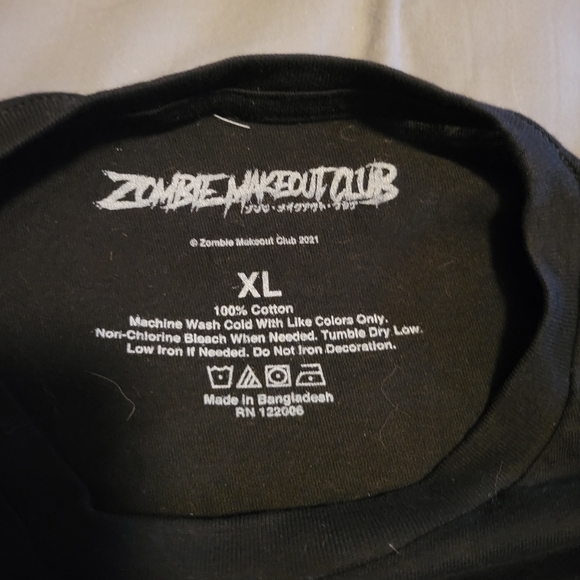 Hot topic tee - Picture 2 of 2